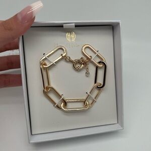 NWT house of Harlow 1960 gold paper Clip bracelet